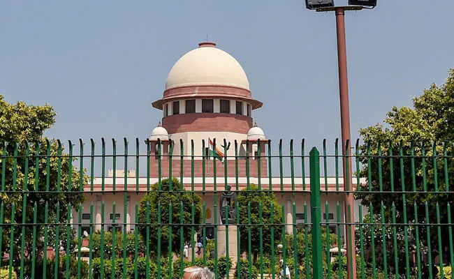 Supreme Court Stays Cancellation of MBBS Admission over SEBC Certificate