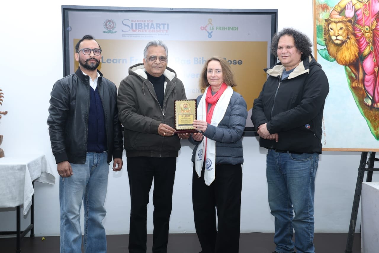 Academic Dialogue with the Director of the University